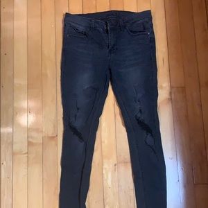 Black ripped skinny jeans